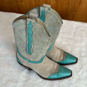 Very rare vintage old gringo boots turquoise and lace